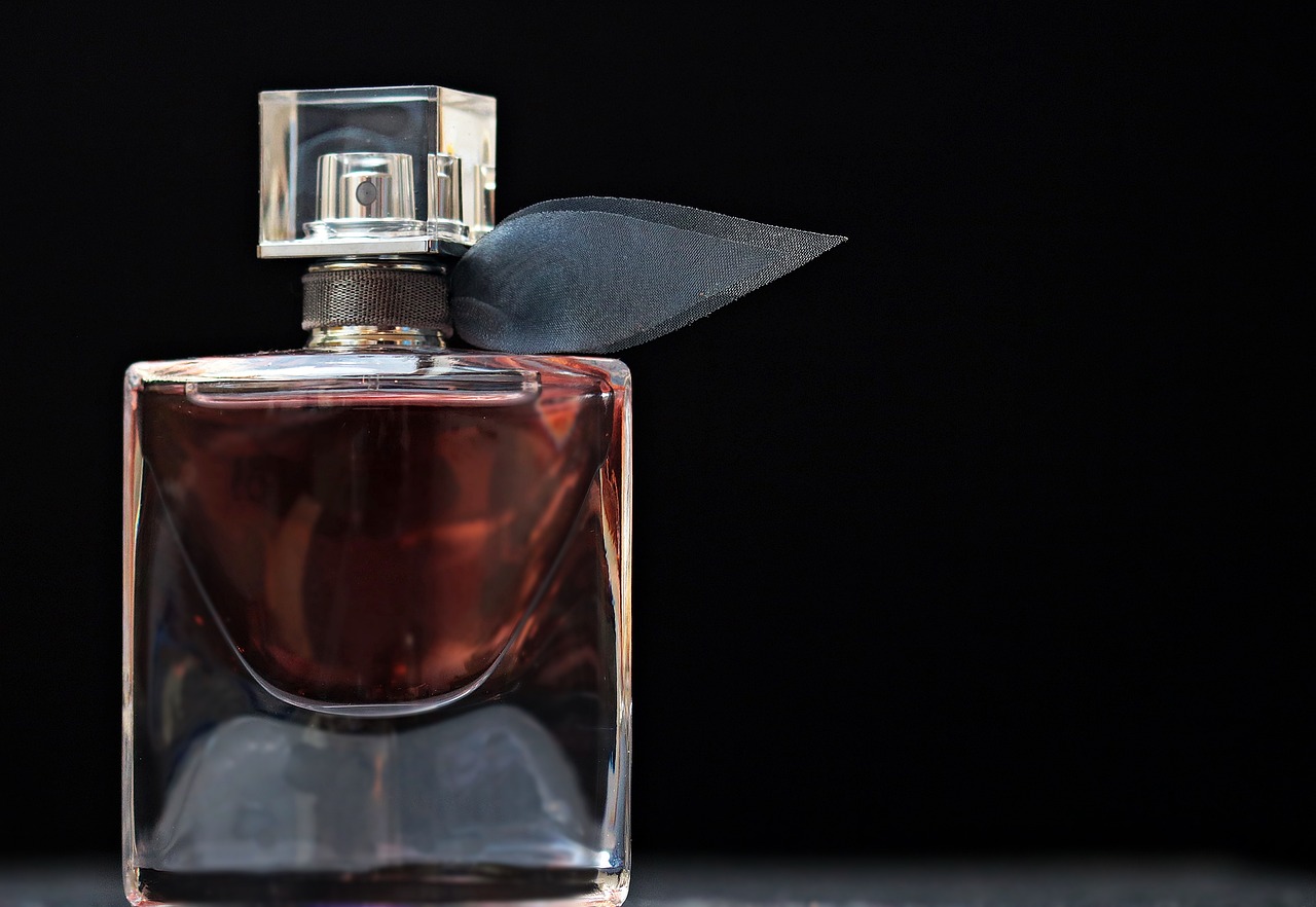 Od Drzewnych Nut do Przyprawowych Akordów: Tajemnice Męskich Perfum
